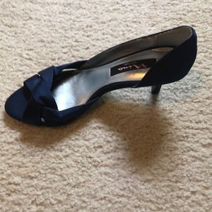 Nina bridal shoes -Navy- Almost New! Worn Once